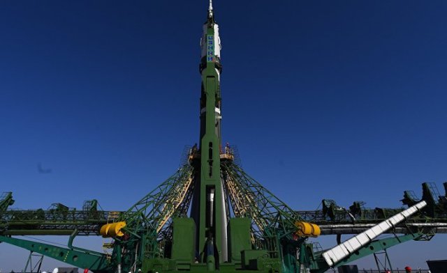 Вывоз РН "Союз-2.1а" на стартовую площадку