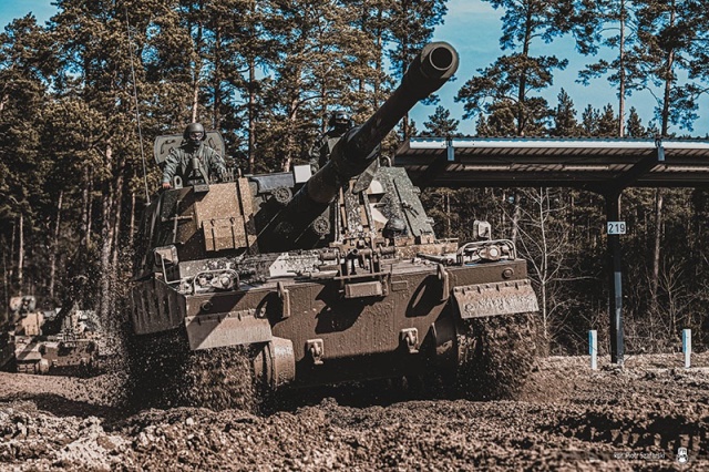 Южнокорейские 155-мм/52 самоходные гаубицы К9А1 Thunder на вооружении польской армии