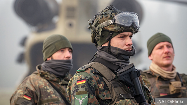 Зачем Берлин пугает немцев войной с Россией