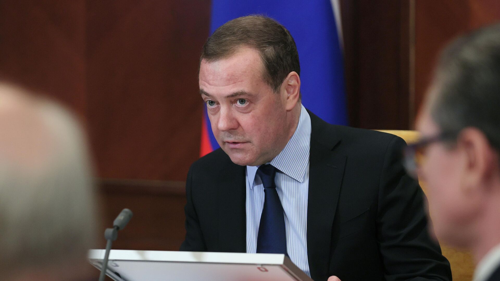 Заместитель председателя Совета безопасности РФ Дмитрий Медведев проводит заседание рабочей группы Военно-промышленной комиссии РФ