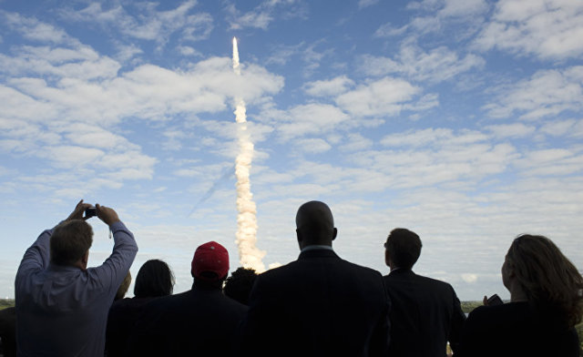 Запуск космического шаттла «Атлантис» на мысе Канаверал