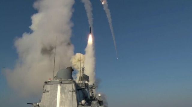 Запуск крылатых ракет "Калибр" по объектам ВСУ. Видео Минобороны РФ