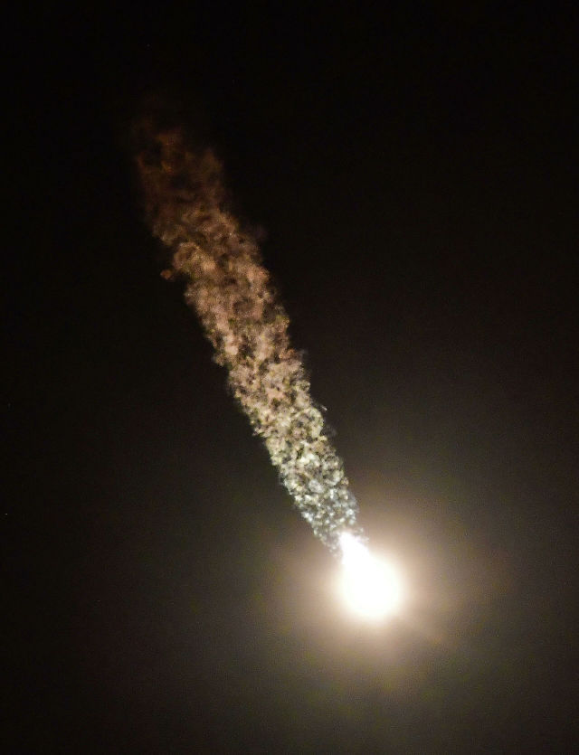 Запуск ракеты-носителя "Союз-ФГ" с пилотируемым кораблем "Союз МС-13" со стартовой площадки космодрома "Байконур"