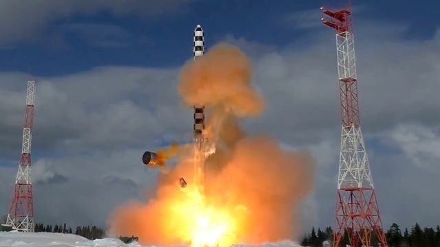 Запуск тяжелой межконтинентальной баллистической ракеты "Сармат"