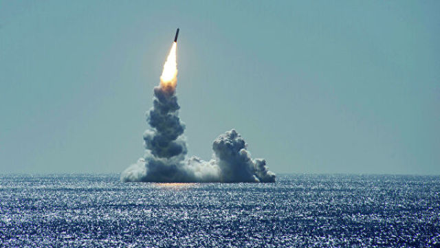 Запуск баллистической ракеты Trident II (D5LE)