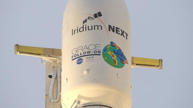 Запуск космического корабля GRACE Follow-On с пятью спутниками связи Iridium NEXT на борту. Космодром 4E на базе ВВС Ванденберг