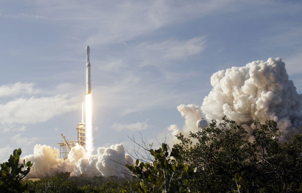 Запуск ракеты Falcon 9 компании SpaceX