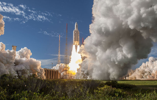 Запуск ракеты-носителя Ariane 5