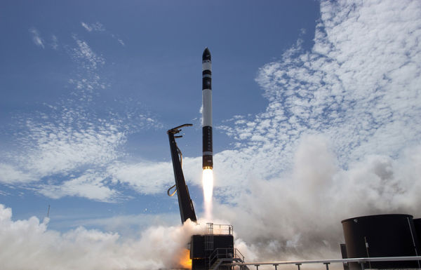 Запуск ракеты-носителя Electron с малыми спутниками на борту