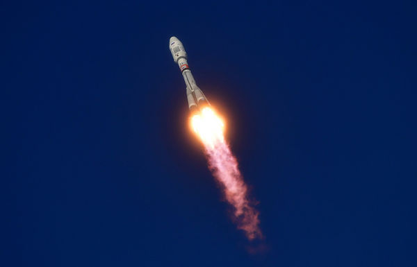 Запуск ракеты-носителя "Союз-2.1б" на космодроме Восточный
