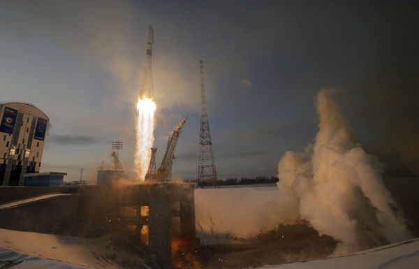 Запуск ракеты-носителя "Союз-2.1б" с космодрома Восточный