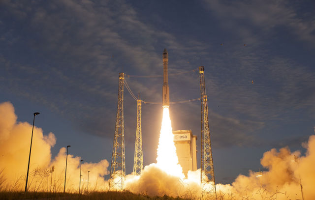 Запуск ракеты-носителя Vega