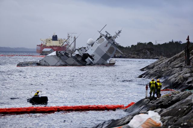 Затопленный фрегат ВМС Норвегии F 313 Helge Ingstad