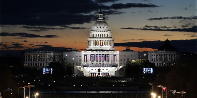 Здание Капитолия перед инаугурацией избранного президента США Джо Байдена