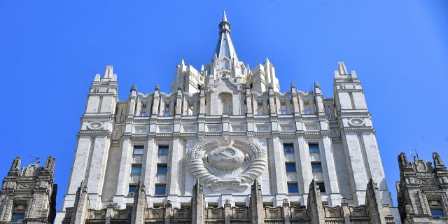 Здание Министерства иностранных дел РФ на Смоленской-Сенной площади в Москве
