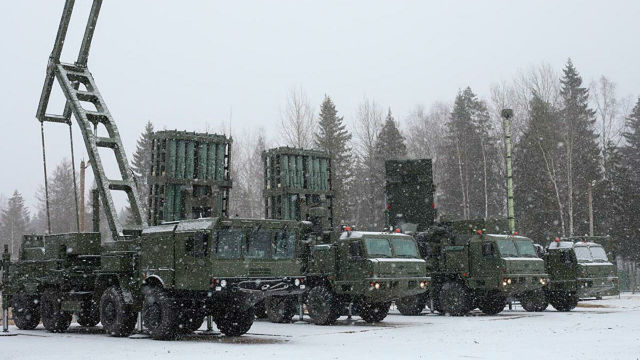 Зенитная ракетная система С-350 "Витязь" поступила в Воздушно-космические силы РФ