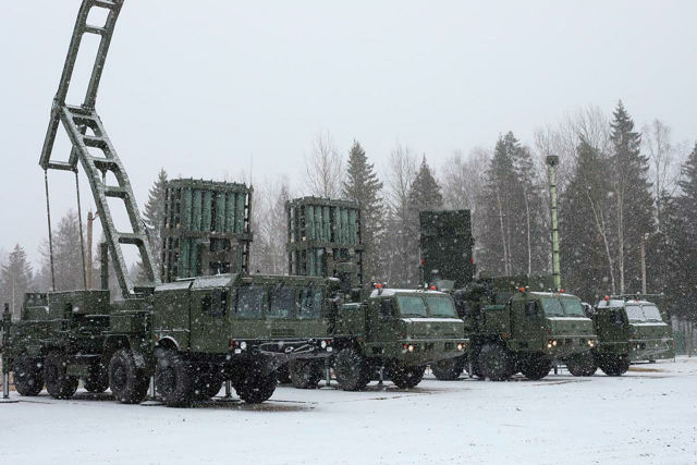 Зенитная ракетная система С-350 "Витязь" поступила в Воздушно-космические силы России