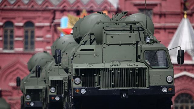 Зенитная ракетная система С-400 "Триумф" на военном параде