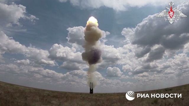 Зенитная ракетная система С-500 провела испытательные боевые стрельбы по скоростной баллистической цели на полигоне "Капустин Яр"
