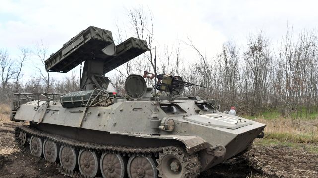 Зенитно-ракетный комплекс (ЗРК) "Стрела-10" ВС РФ