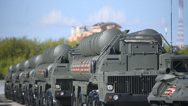 Зенитные ракетные комплексы С-400 "Триумф"