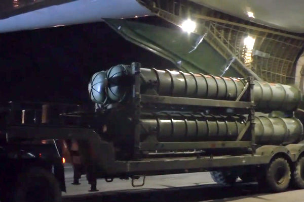Зенитные ракетные комплексы С-300, доставленные в Сирию в 2018 году