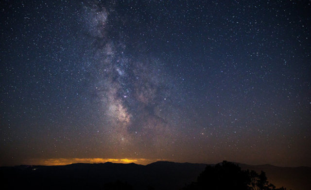 Звездное небо, наблюдаемое в Краснодарском крае во время метеорного потока Персеиды